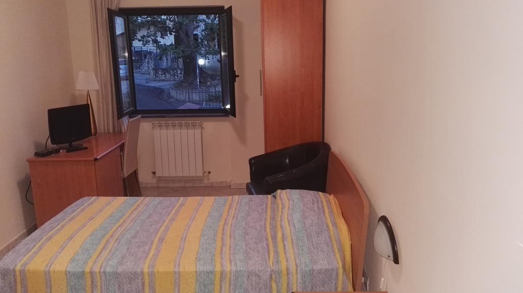 Raggio Di Sole Bed & Breakfast Ренде Екстериор снимка